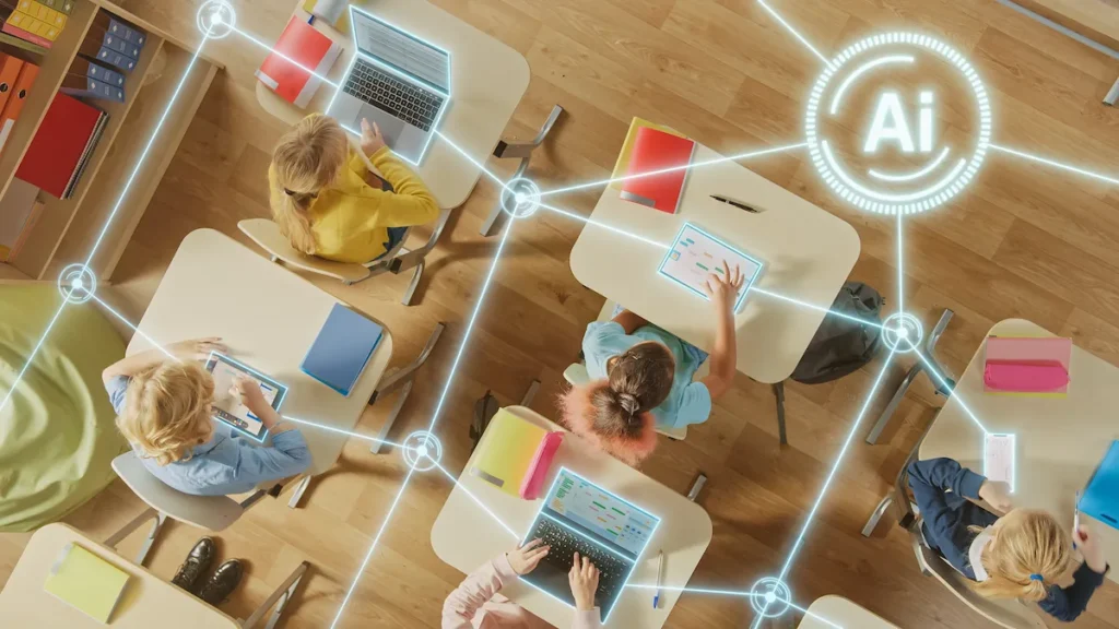 vista de cima em uma sala de aula com alunos sentados e elementos visuais de IA